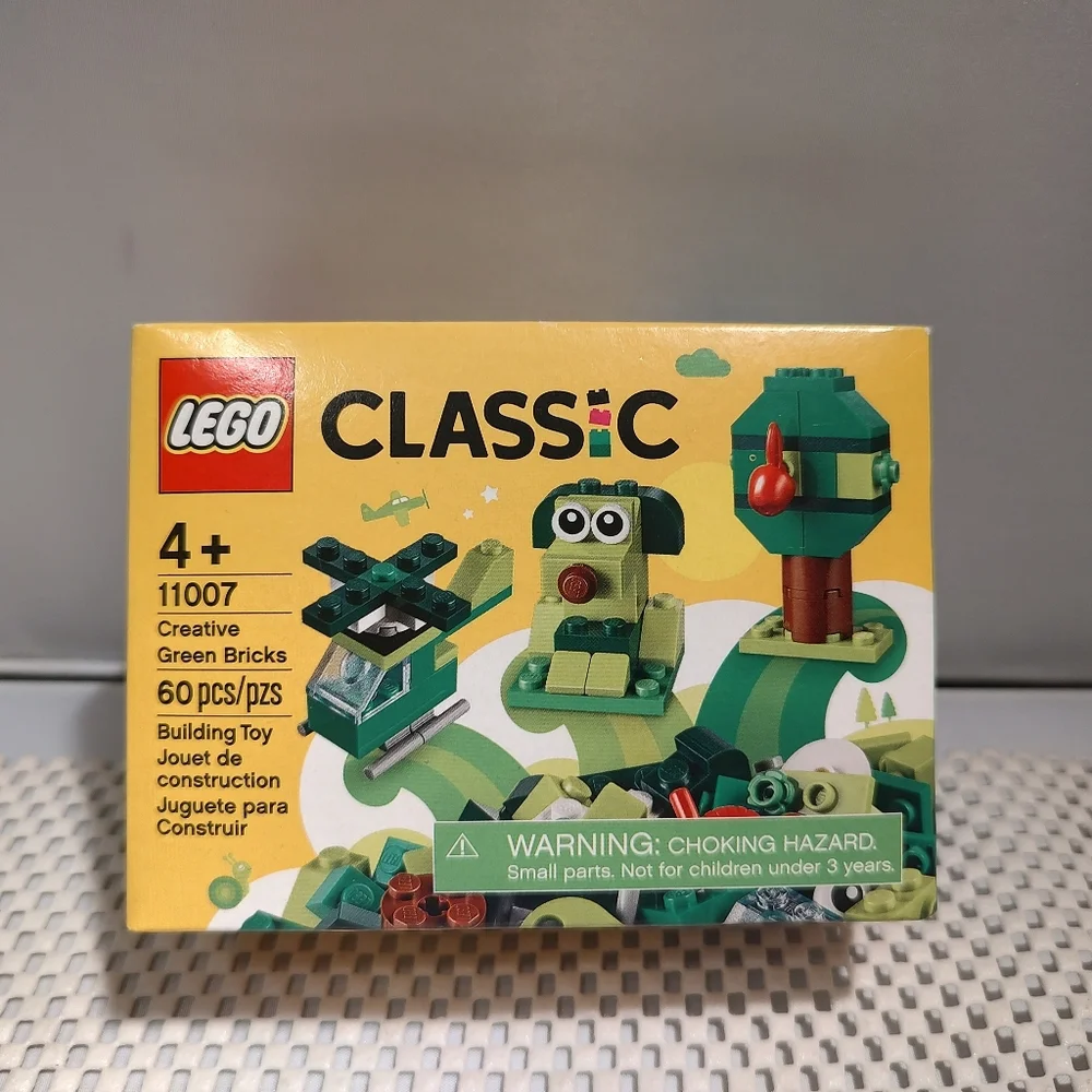 Lego Classic 11007 Creative Green Bricks NWT Building Toy Set